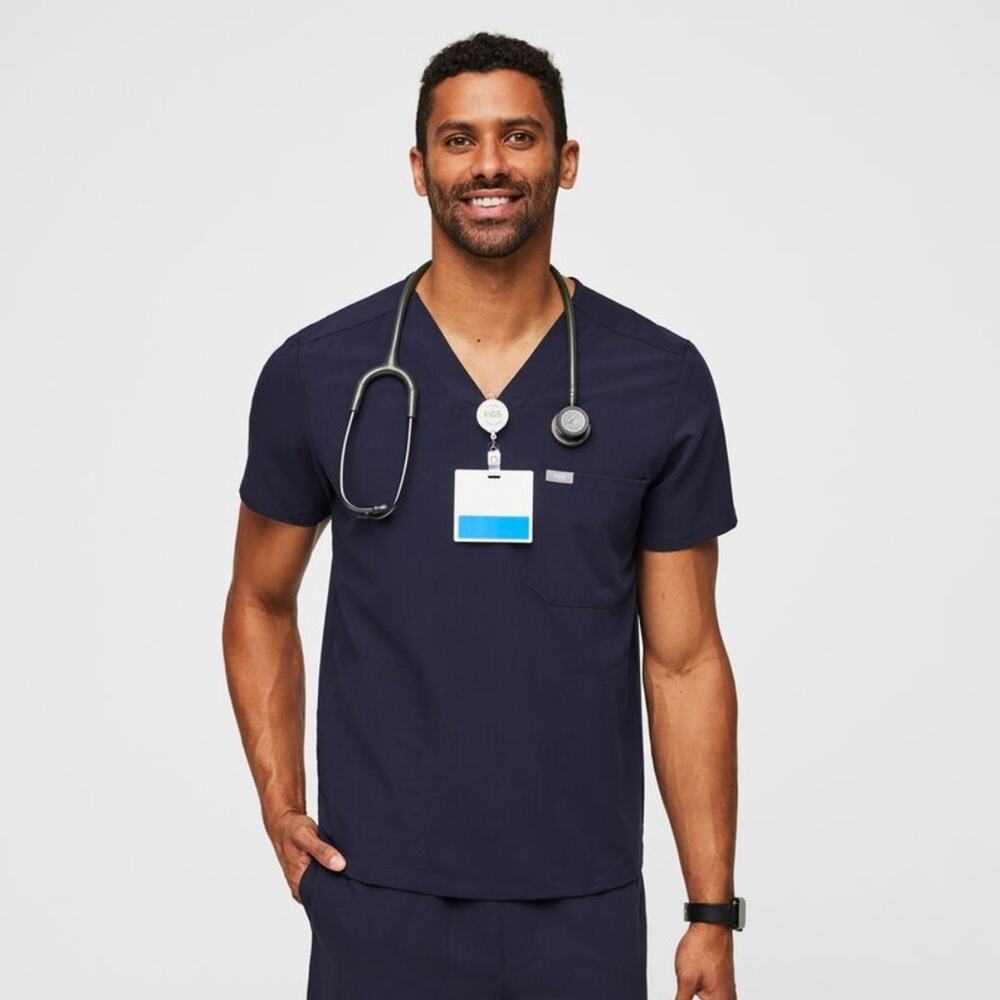 Figs Men’s Chisec Three-Pocket Scrub Top Short Sleeve Shirt Professional Medical
